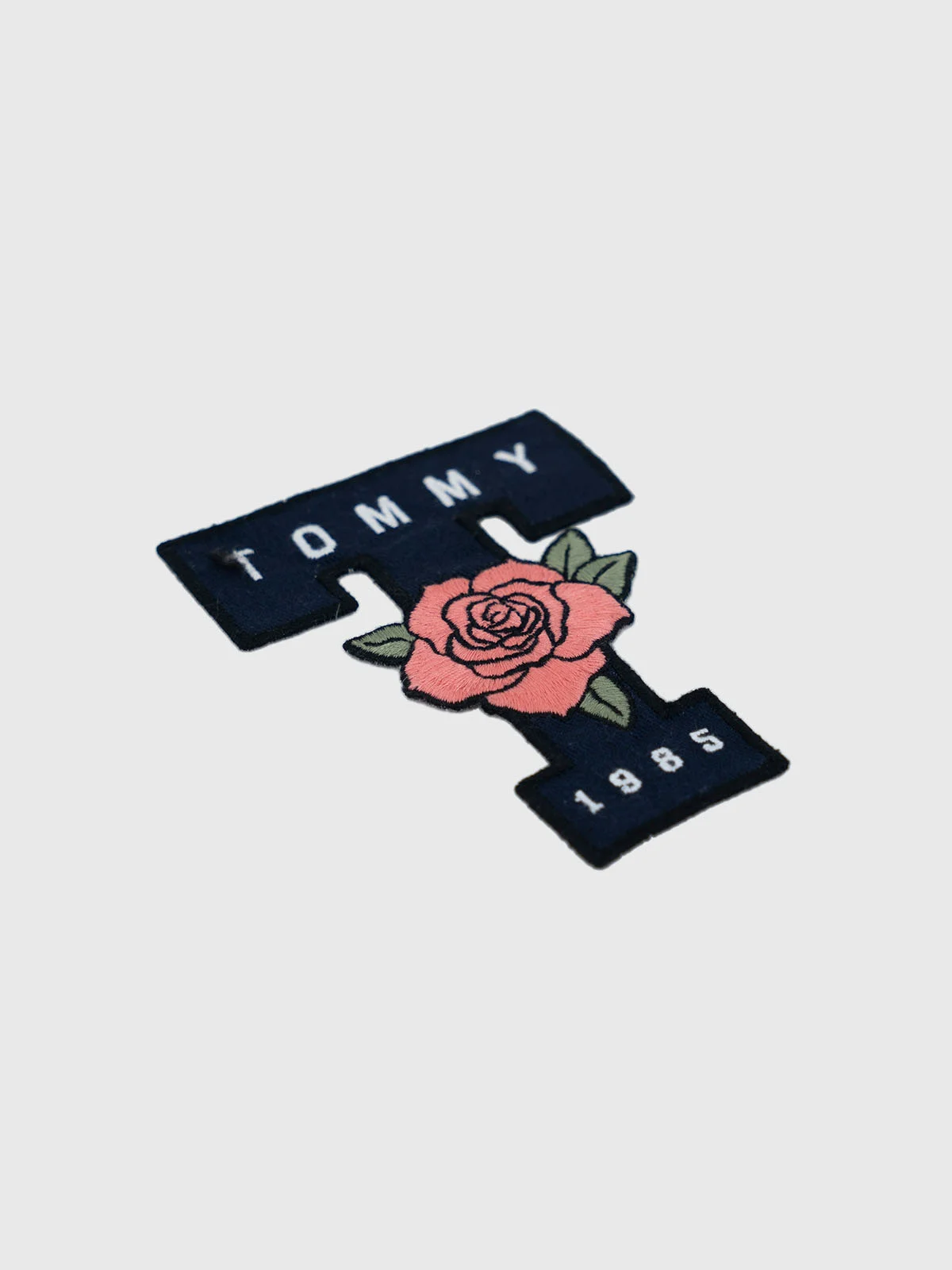 TOMMY JEANS Miếng Patch Thêu Quần Áo 051466 T Rose Badge Moscow