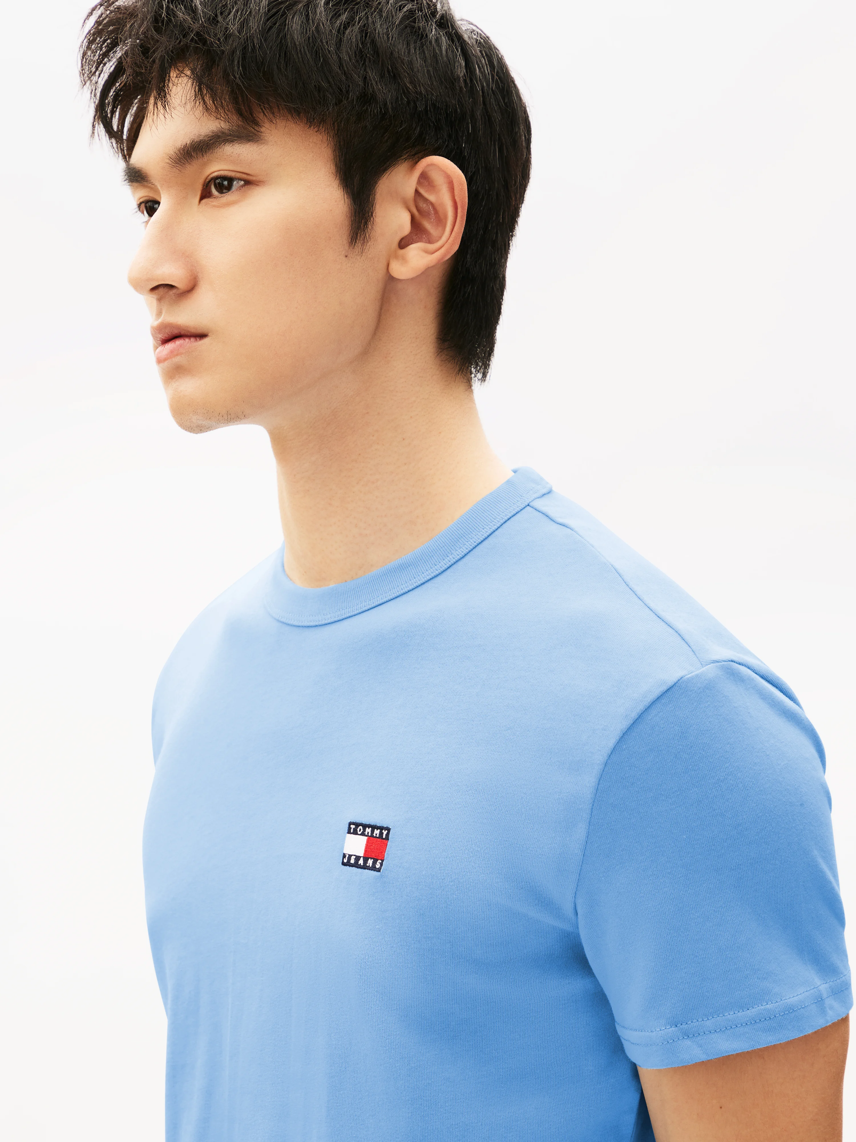 TOMMY JEANS Áo Thun Nam Tay Ngắn TJM Reg Badge Tee Ext