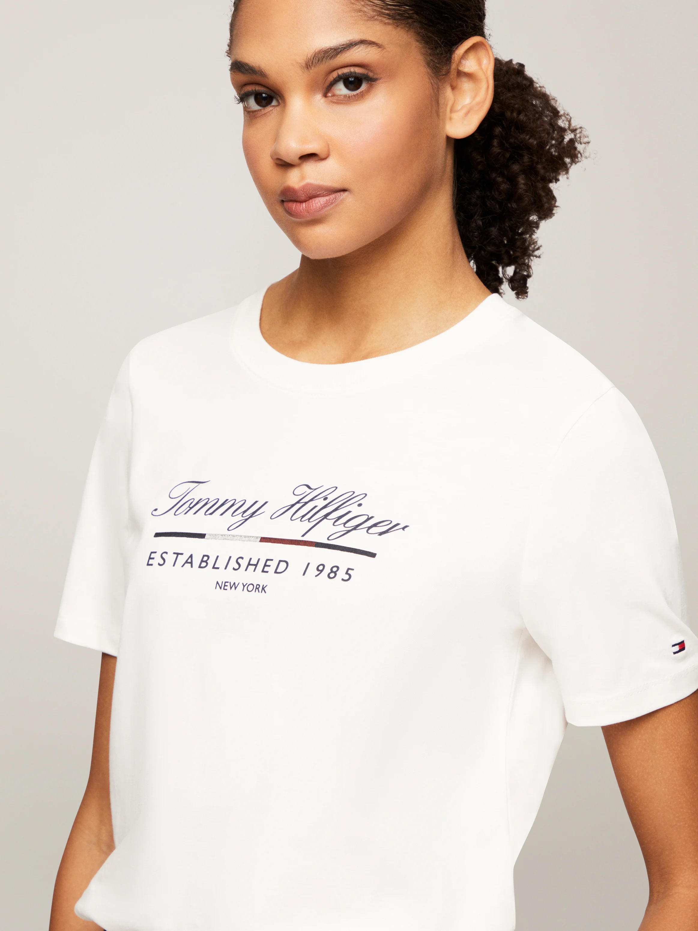 TOMMY HILFIGER Áo Thun Nữ Tay Ngắn Reg Script Graphic C-Nk SS