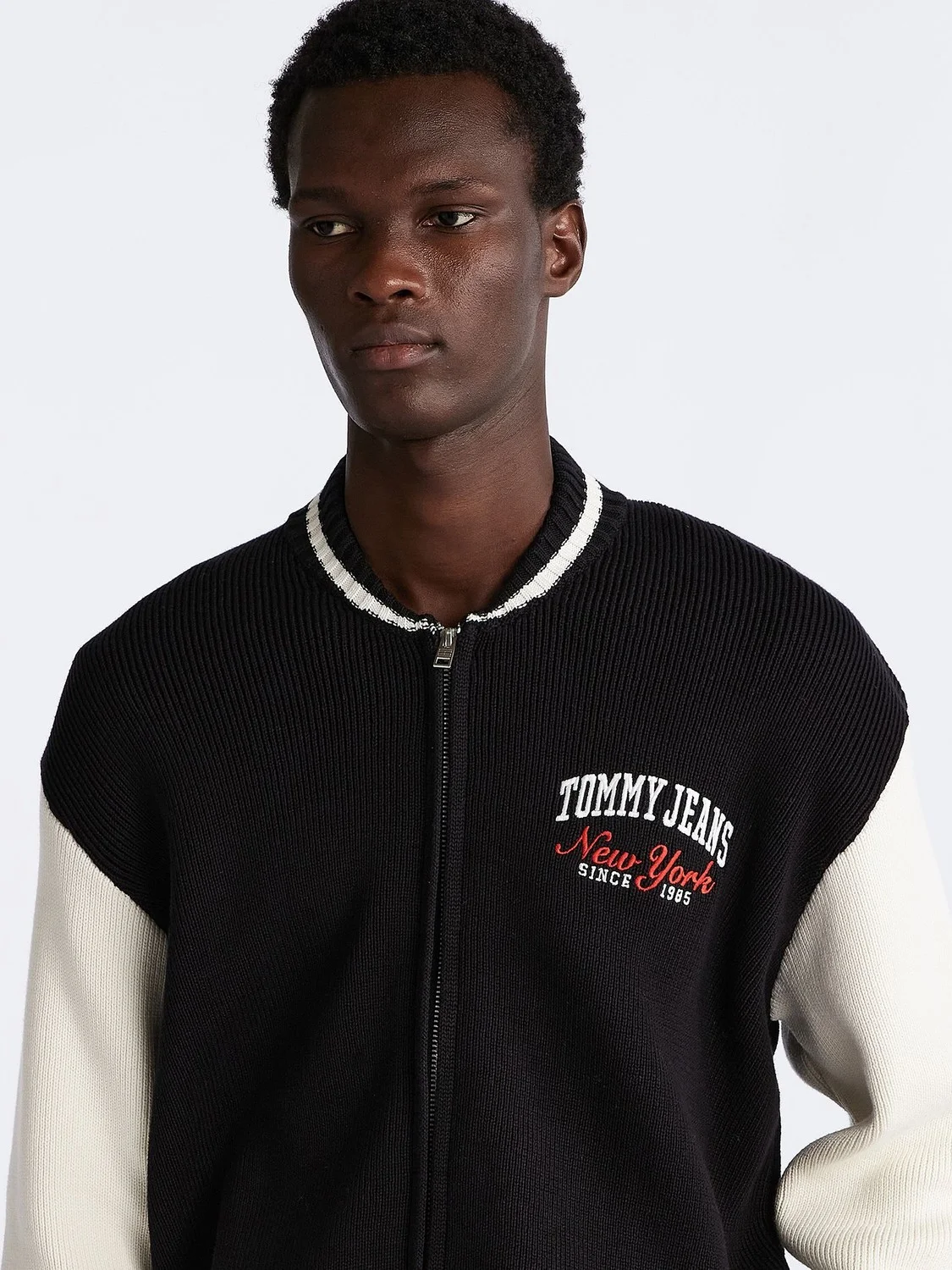 TOMMY JEANS Áo Sweater Nam Tay Dài TJ Relaxed Varsity Baseball Sweater
