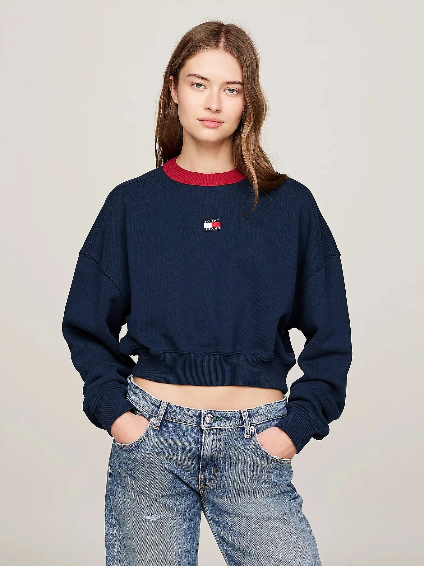 TOMMY JEANS Áo Thun Nữ Tay Dài TJW Ovs Crp RWB Badge Crew