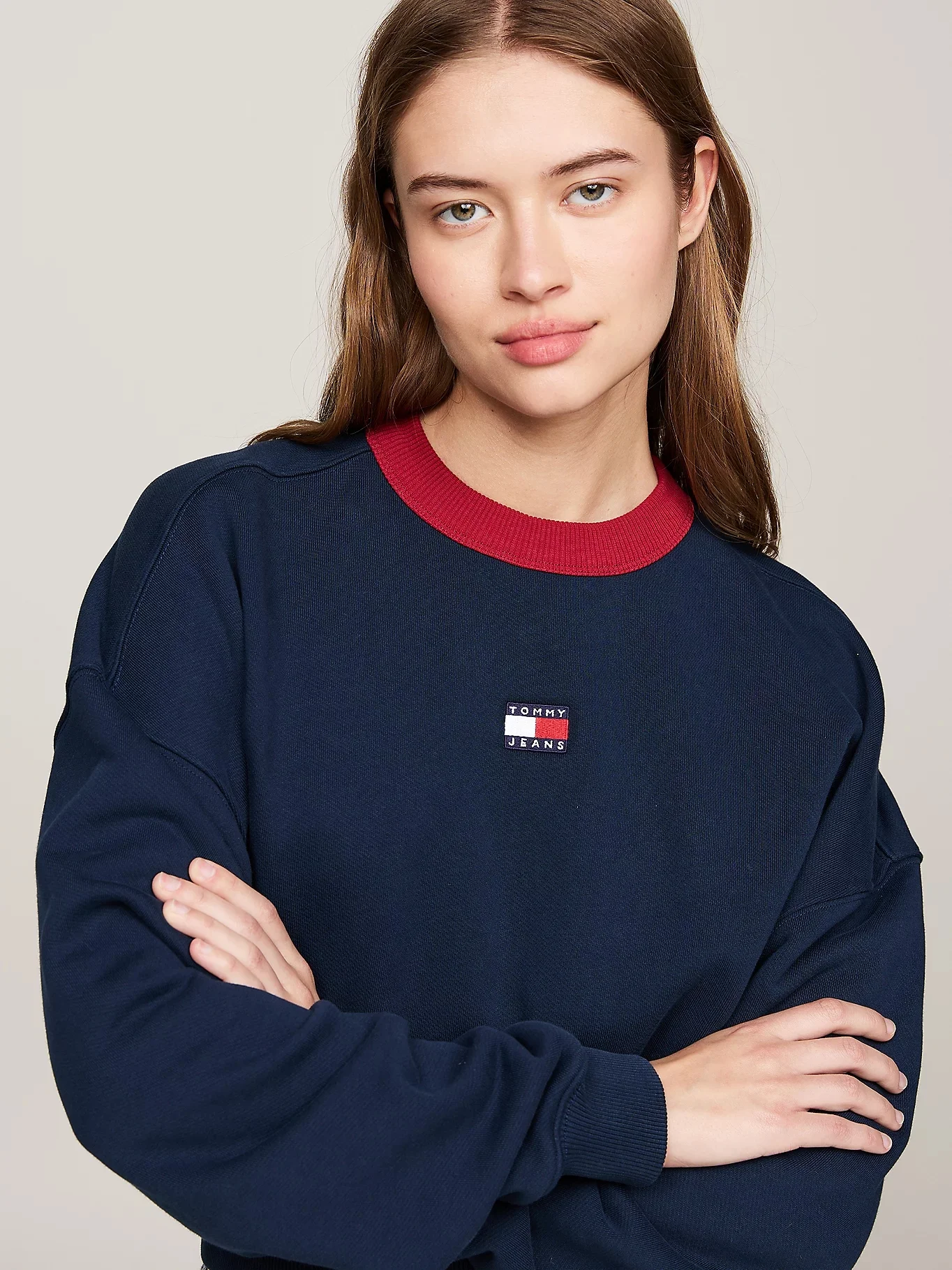 TOMMY JEANS Áo Thun Nữ Tay Dài TJW Ovs Crp RWB Badge Crew