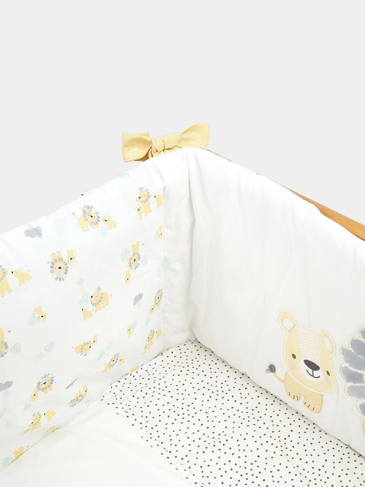 mothercare Set 4 món: quây cũi, tấm phủ giường, chăn lông cừu, ga trải giường