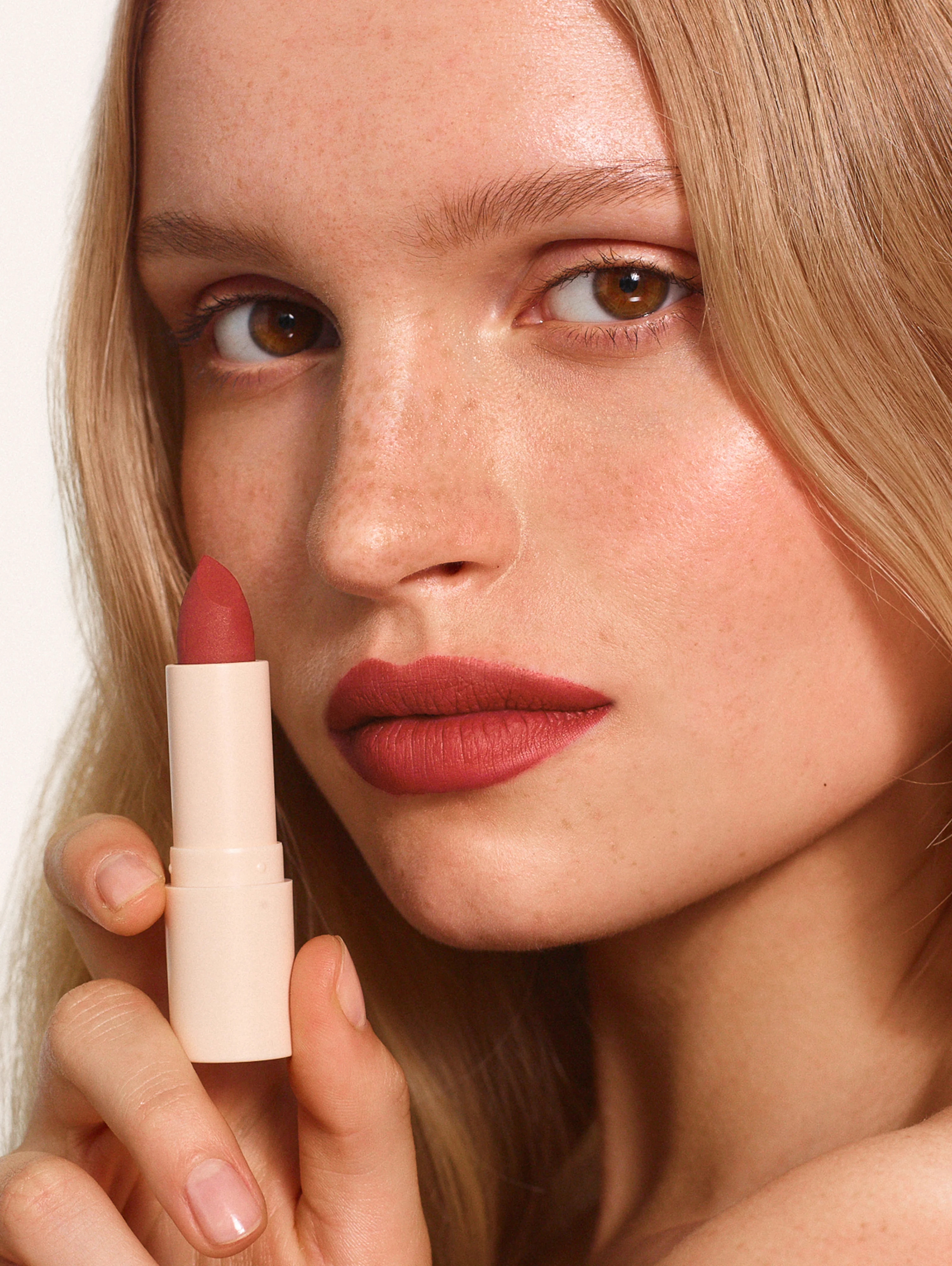 SUNNIES FACE Son Lì Fluffmatte Girl Crush 3.2g