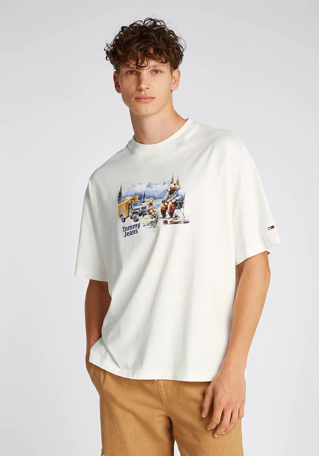 TOMMY JEANS Áo Thun Nam Tay Ngắn TJM Camping Graphic Tee