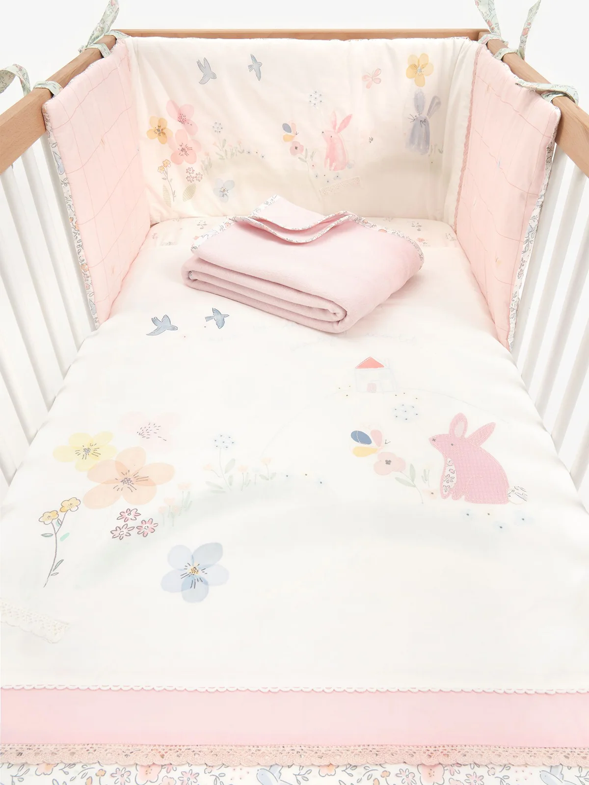 mothercare Set 4 món: quây cũi, tấm phủ giường, chăn lông cừu và ga trải giường