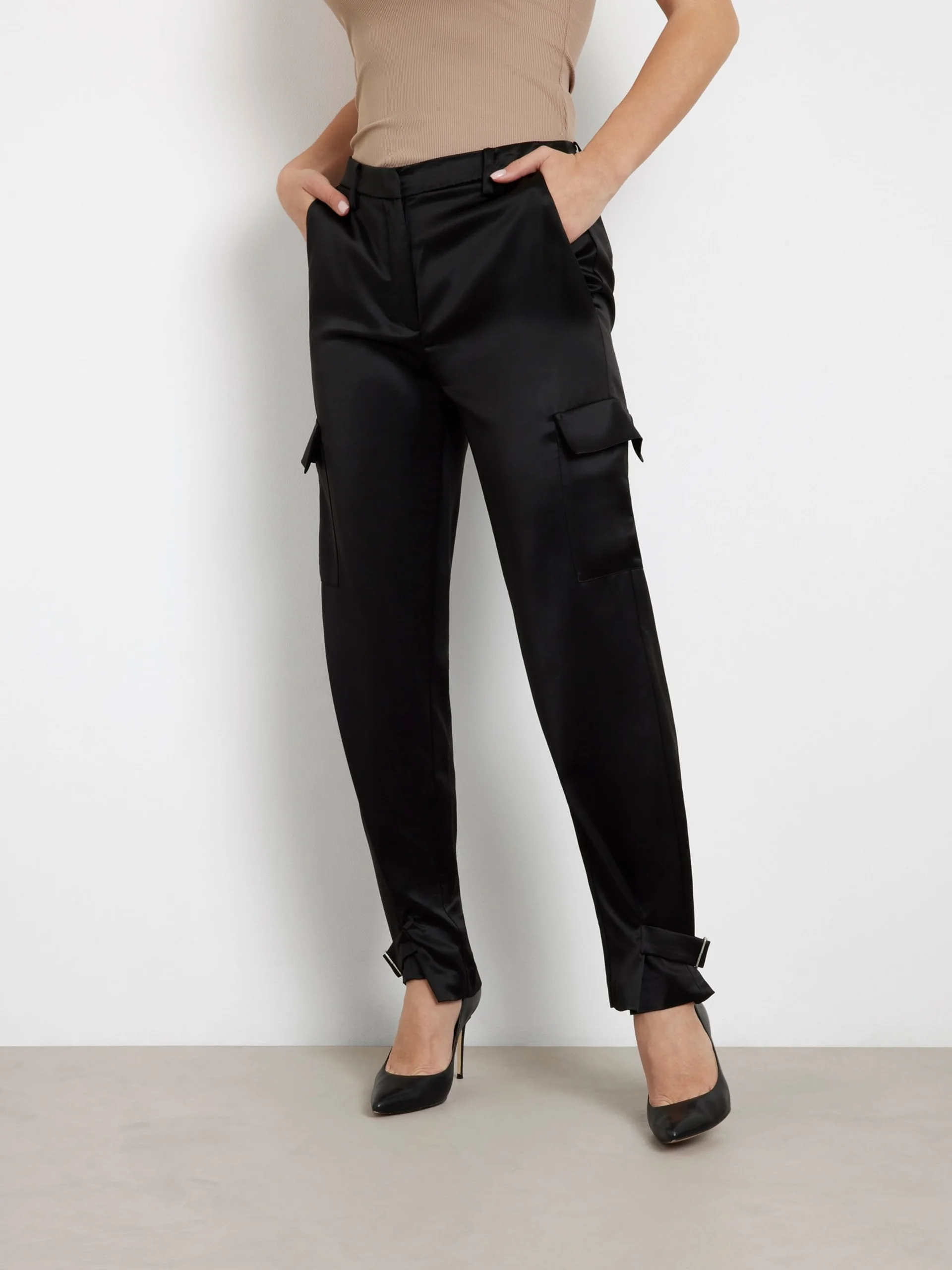 GUESS WOMAN Quần Dài Vải Nữ - Marzia Jogger