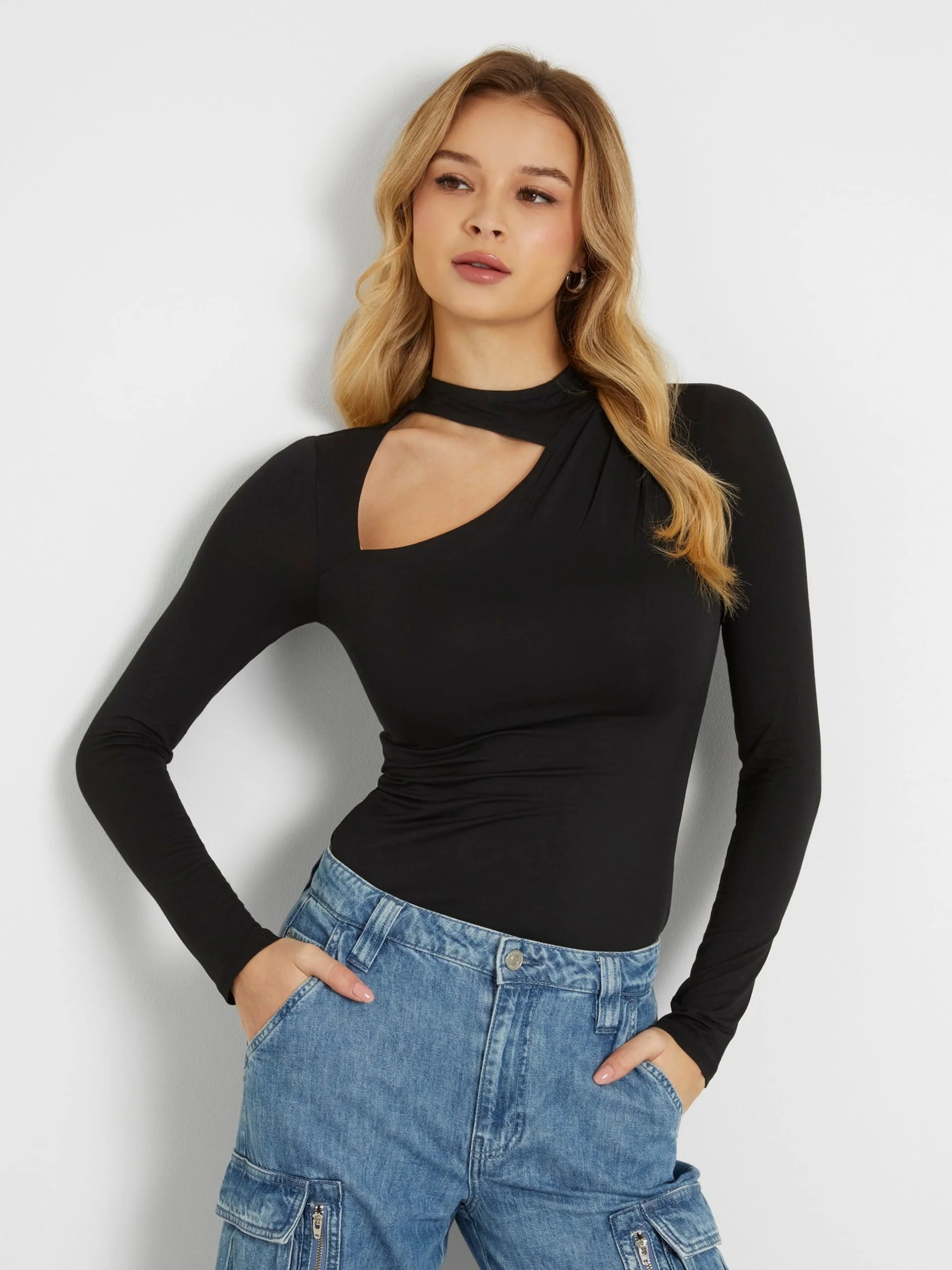 GUESS WOMAN Áo Kiểu Dài Tay Nữ Ls Cut Out Jenna Top