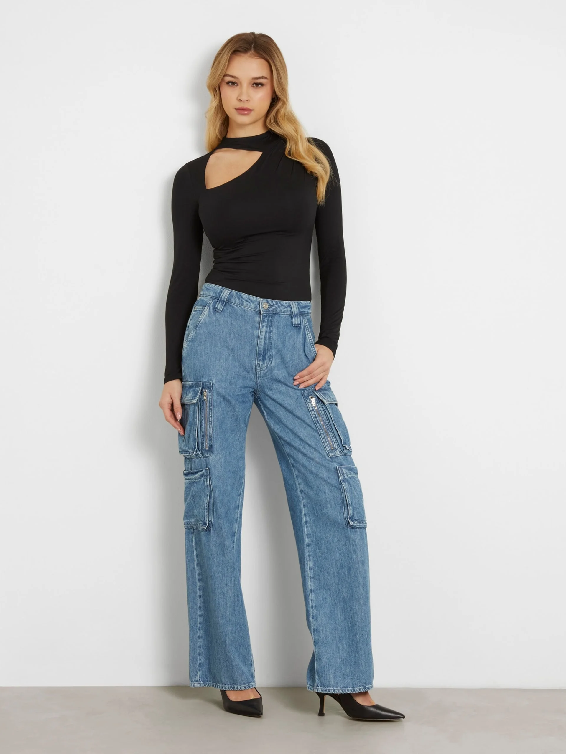GUESS WOMAN Áo Kiểu Dài Tay Nữ Ls Cut Out Jenna Top