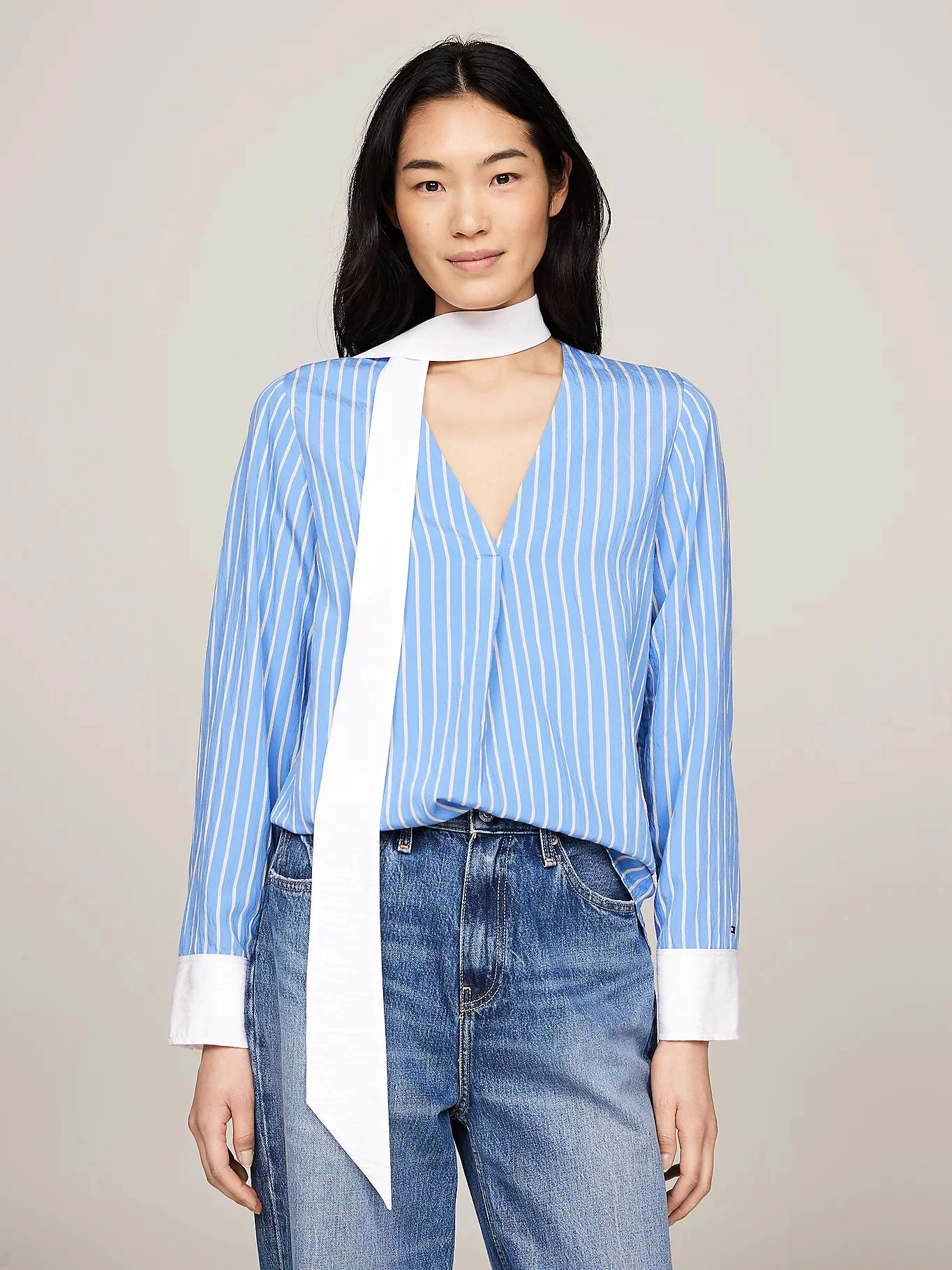 TOMMY HILFIGER Áo Sơ Mi Nữ Tay Dài Stripe Tie V-Neck LS Blouse