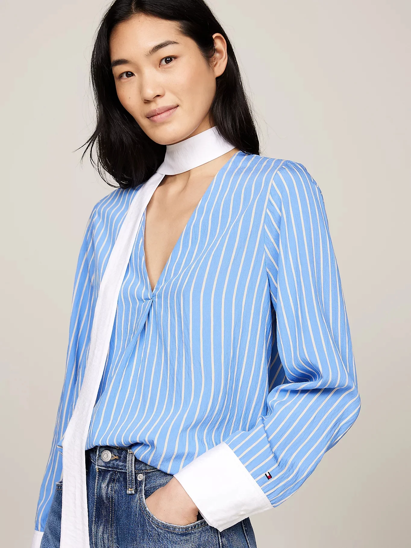 TOMMY HILFIGER Áo Sơ Mi Nữ Tay Dài Stripe Tie V-Neck LS Blouse